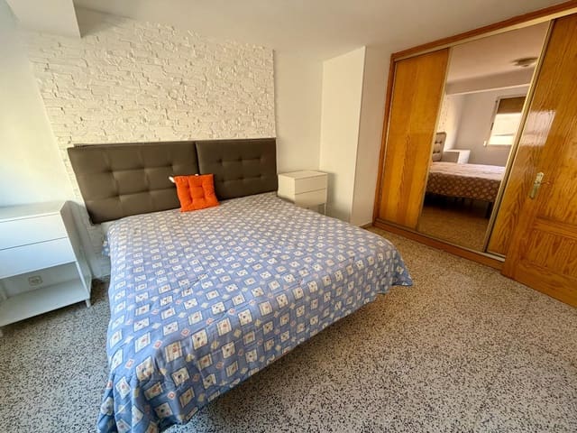 2 bedroom Flat for sale in Almería city - € 109,900 (Ref: 10064827)