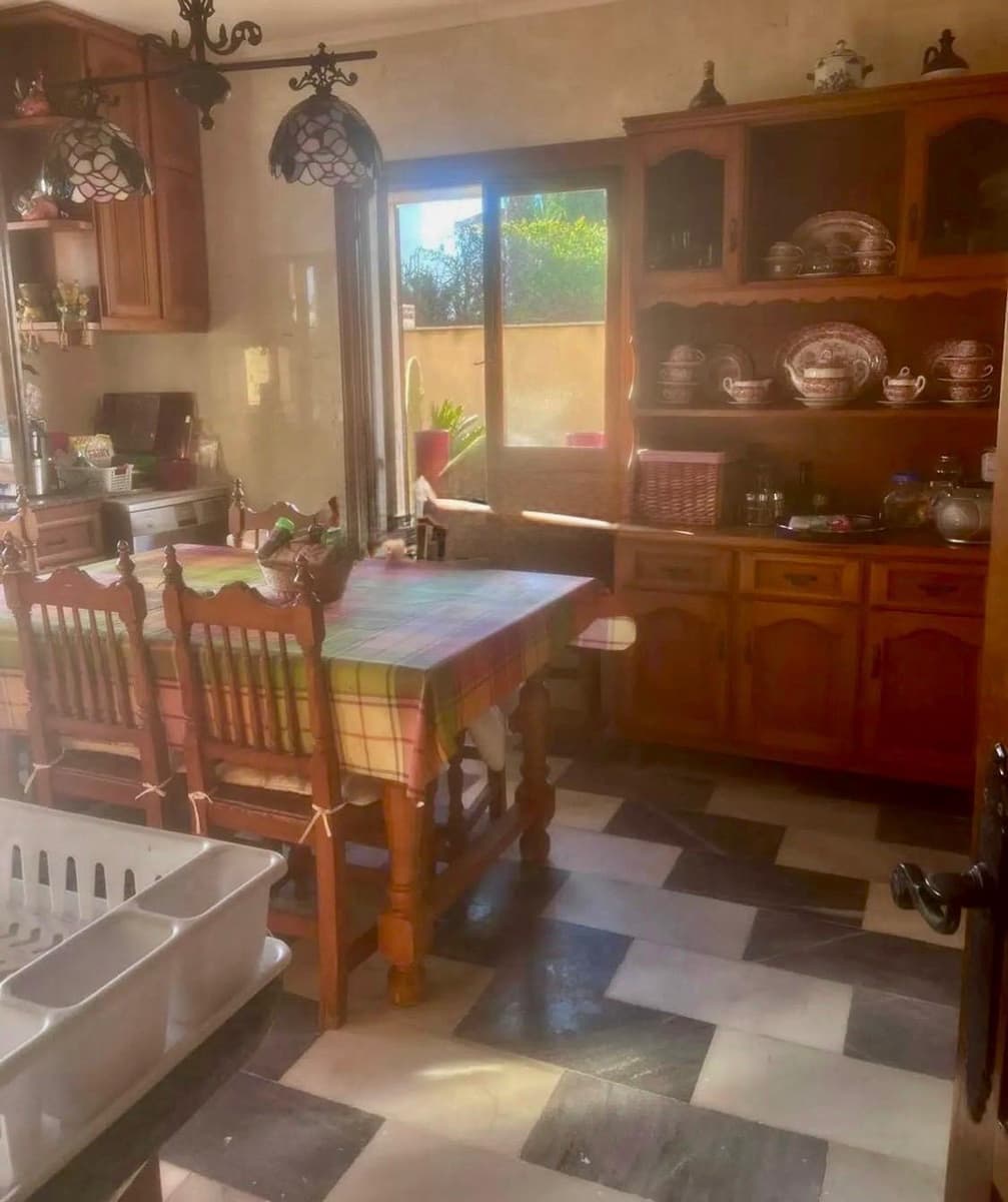 4 bedroom Villa for sale in Puerto del Rey - € 630,000 (Ref: 10102779)