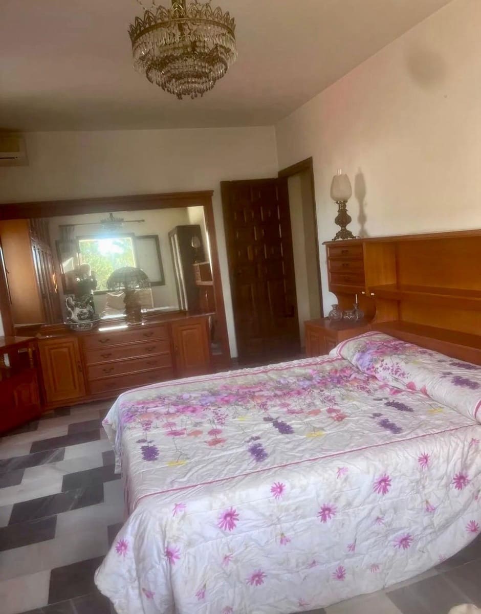 4 bedroom Villa for sale in Puerto del Rey - € 630,000 (Ref: 10102779)