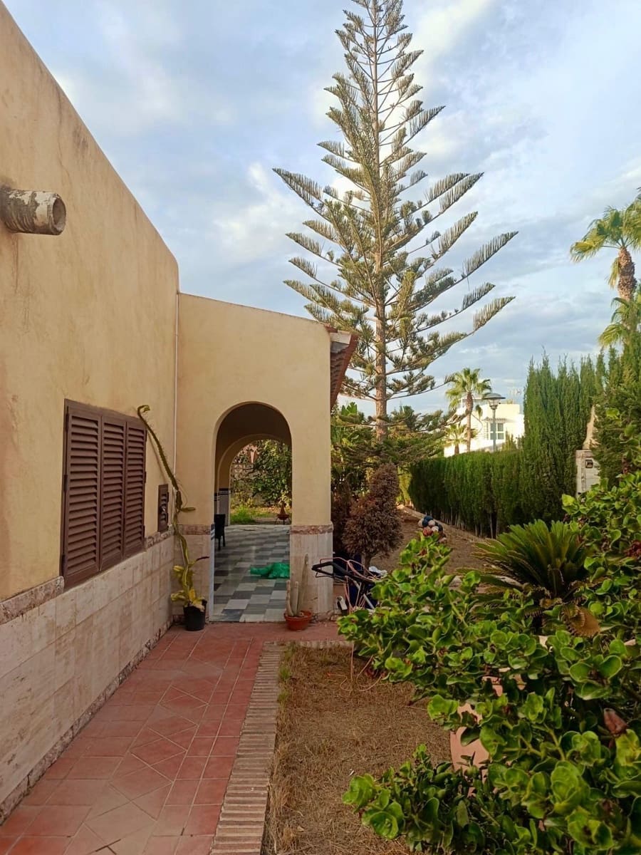 4 bedroom Villa for sale in Puerto del Rey - € 630,000 (Ref: 10102779)
