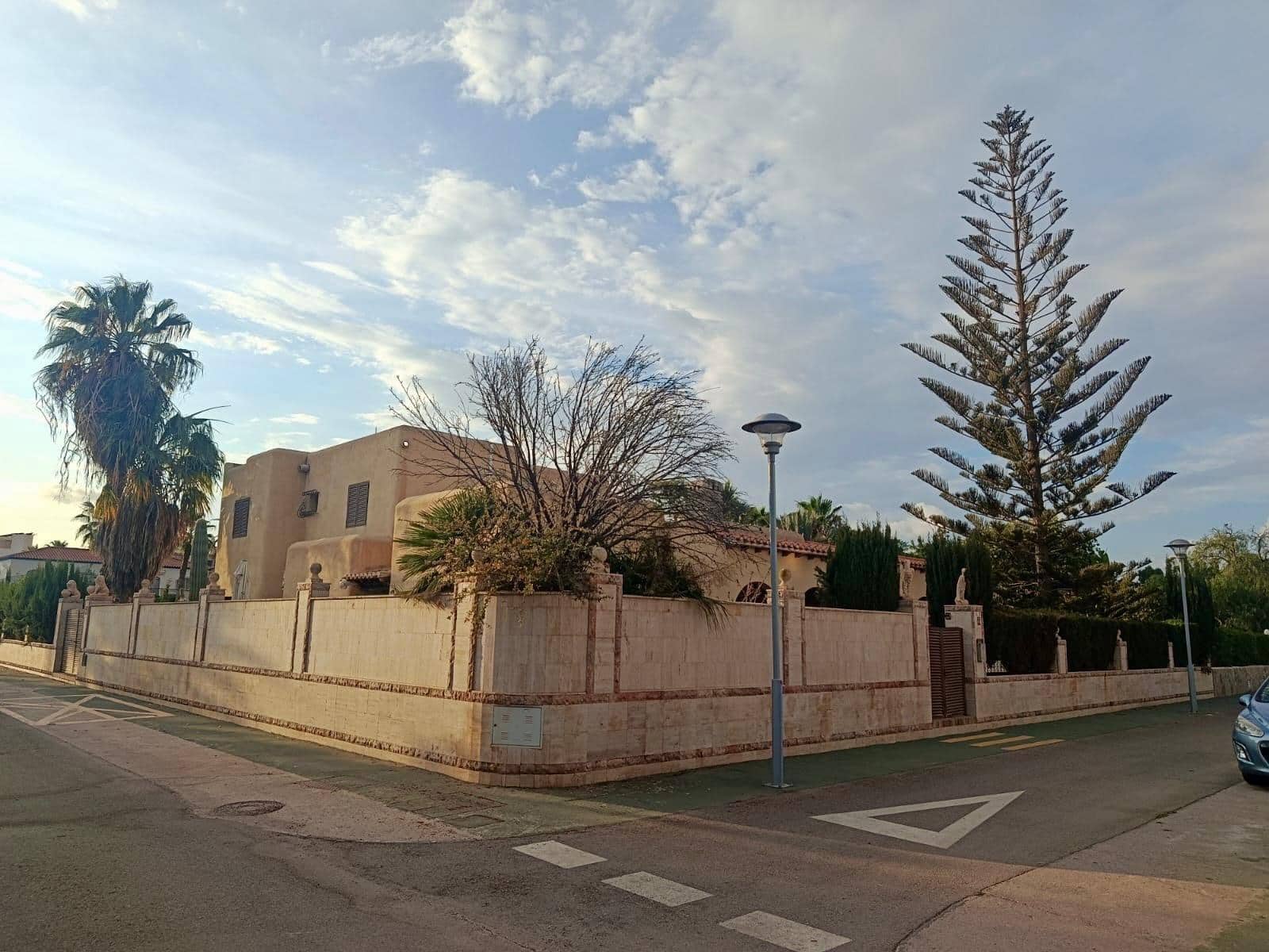4 bedroom Villa for sale in Puerto del Rey - € 630,000 (Ref: 10102779)