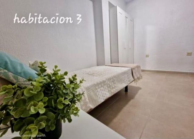 Piso de 3 habitaciones en Almería ciudad en venta - 123.000 € (Ref: 10111786)