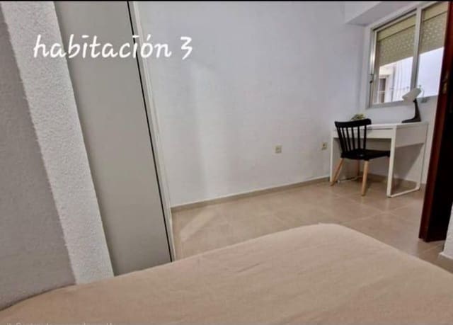 Piso de 3 habitaciones en Almería ciudad en venta - 123.000 € (Ref: 10111786)