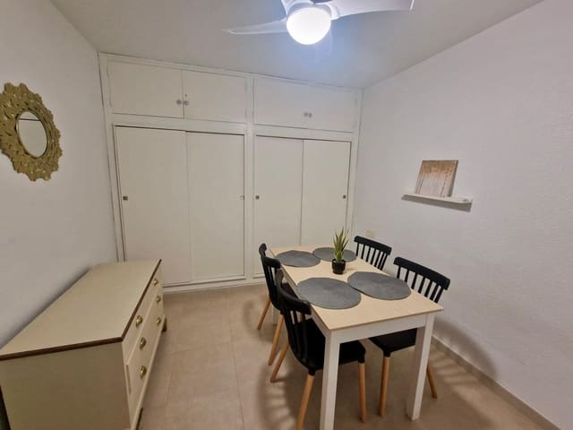 Piso de 3 habitaciones en Almería ciudad en venta - 123.000 € (Ref: 10111786)