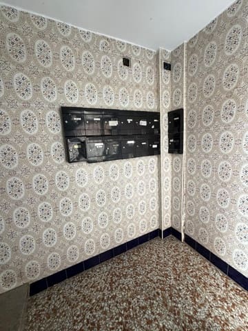 3 sypialnia Mieszkanie na sprzedaż w La Chanca - Pescadería, Miasto Almería - 64 500 € (Ref: 10133431)
