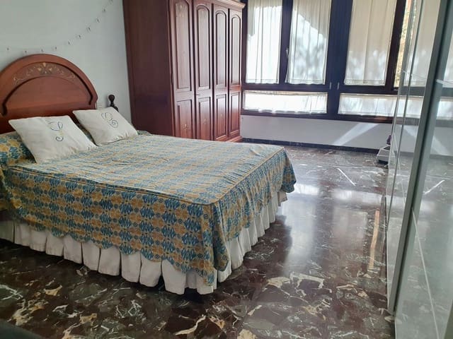 4 makuuhuone Asunto myytävänä paikassa Centro, Almería kaupunki - 550 000 € (Ref: 10147283)