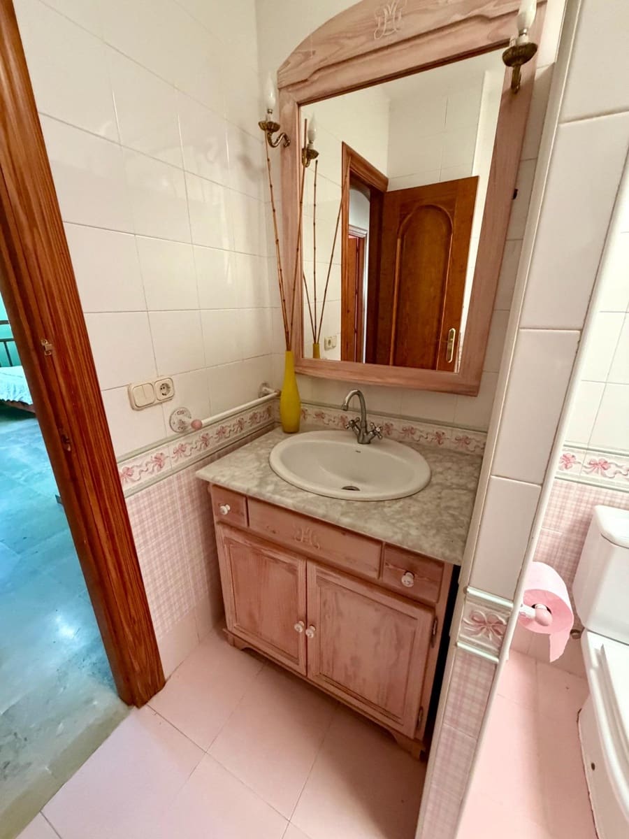 6 bedroom Villa for sale in Retamar with pool garage - € 630,000 (Ref: 10177356)