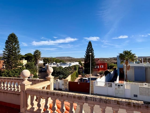 6 bedroom Villa for sale in Retamar, Almería city with pool garage - € 630,000 (Ref: 10177356)