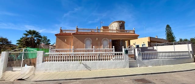 6 bedroom Villa for sale in Retamar, Almería city with pool garage - € 630,000 (Ref: 10177356)