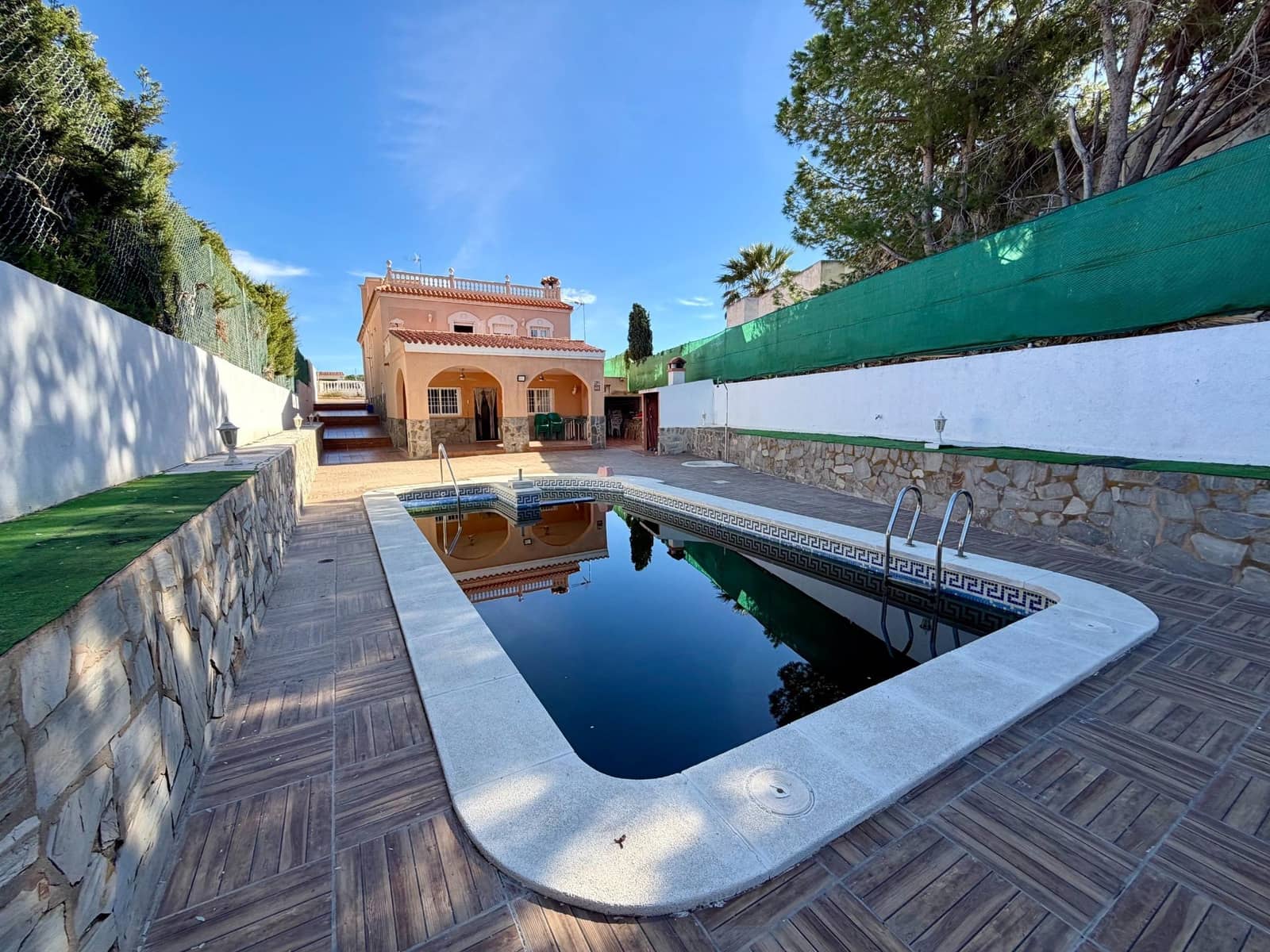 6 bedroom Villa for sale in Retamar with pool garage - € 630,000 (Ref: 10177356)