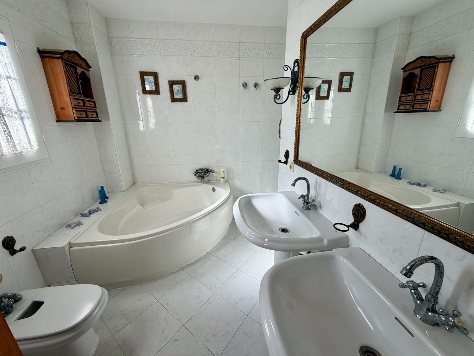 6 bedroom Villa for sale in Retamar with pool garage - € 630,000 (Ref: 10177356)