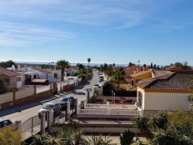 6 bedroom Villa for sale in Retamar, Almería city with pool garage - € 630,000 (Ref: 10177356)