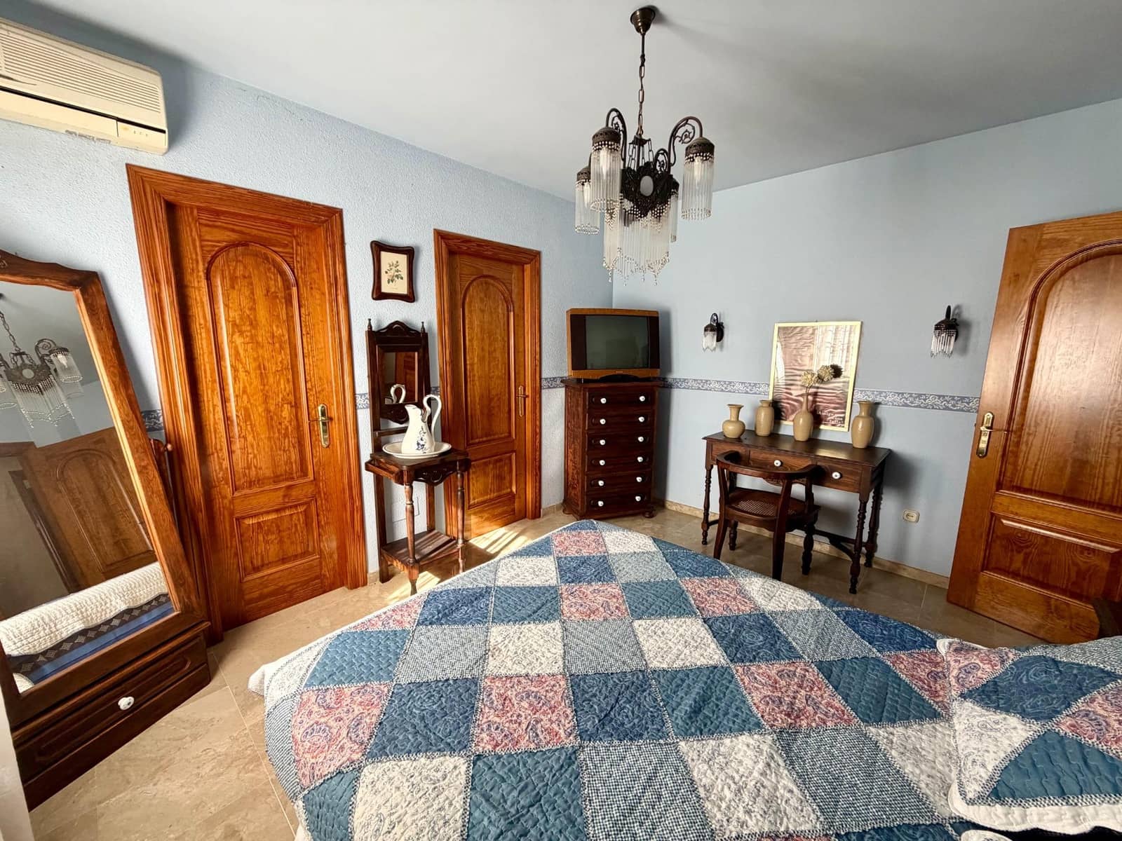 6 bedroom Villa for sale in Retamar with pool garage - € 630,000 (Ref: 10177356)
