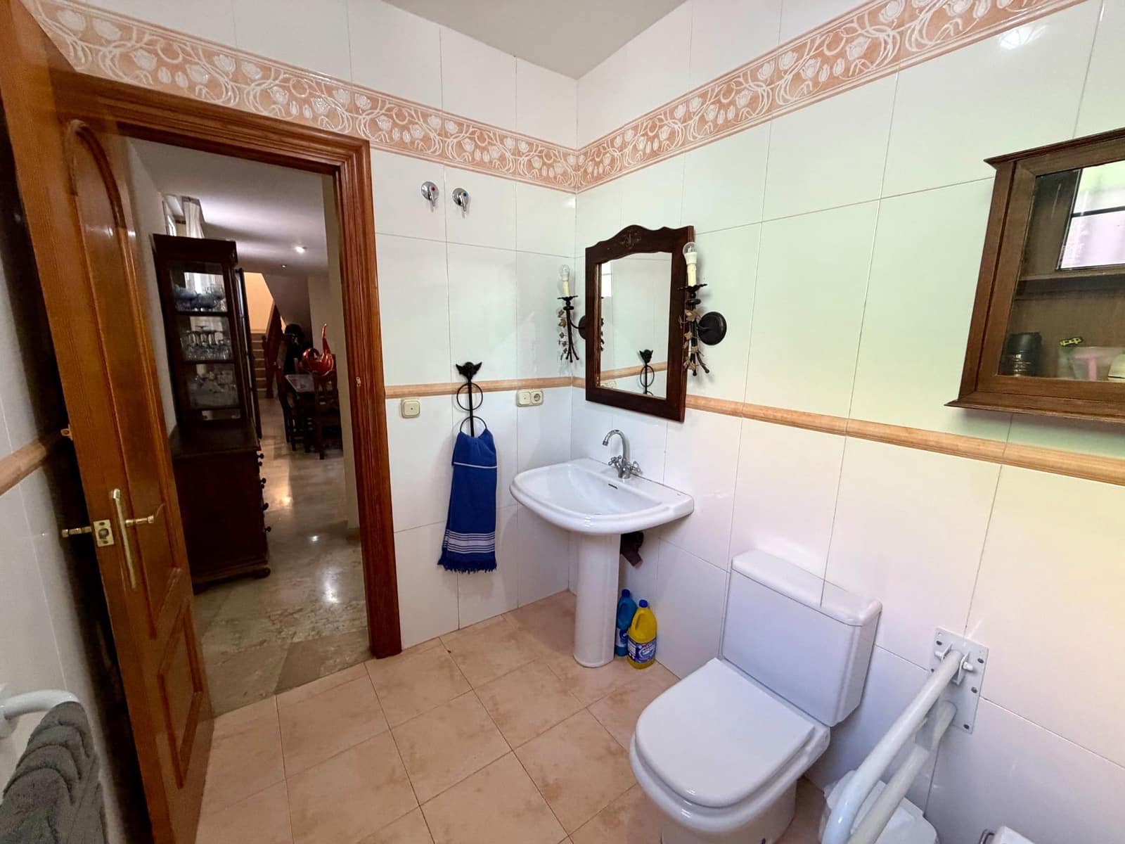 6 bedroom Villa for sale in Retamar with pool garage - € 630,000 (Ref: 10177356)