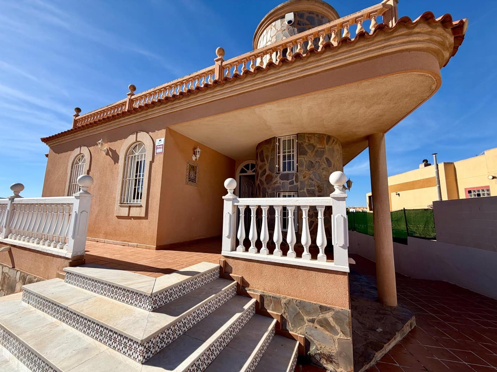 6 bedroom Villa for sale in Retamar with pool garage - € 630,000 (Ref: 10177356)