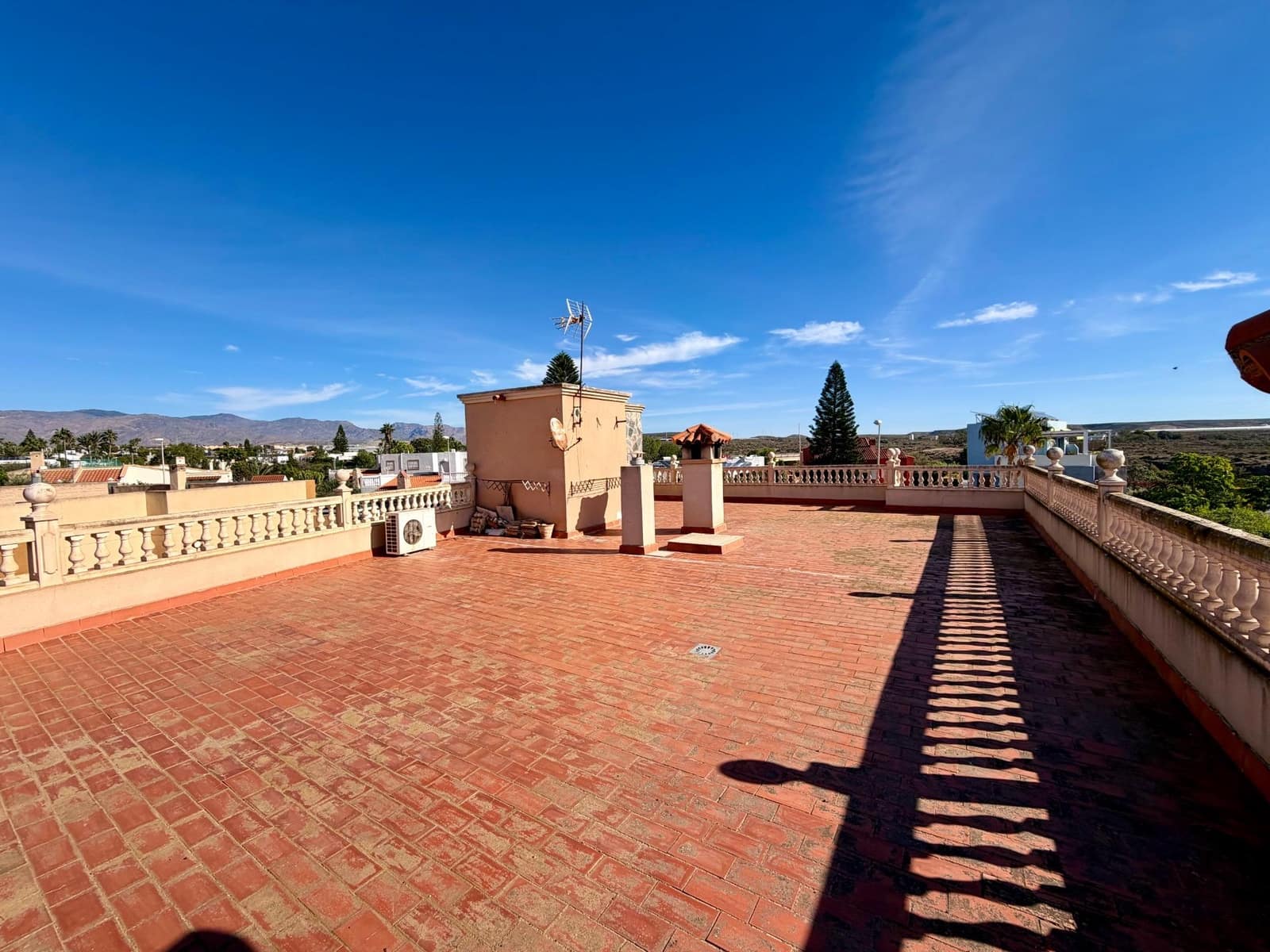 6 bedroom Villa for sale in Retamar with pool garage - € 630,000 (Ref: 10177356)