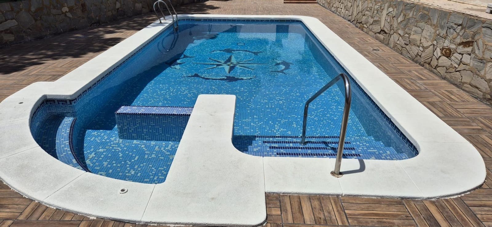6 bedroom Villa for sale in Retamar with pool garage - € 630,000 (Ref: 10177356)