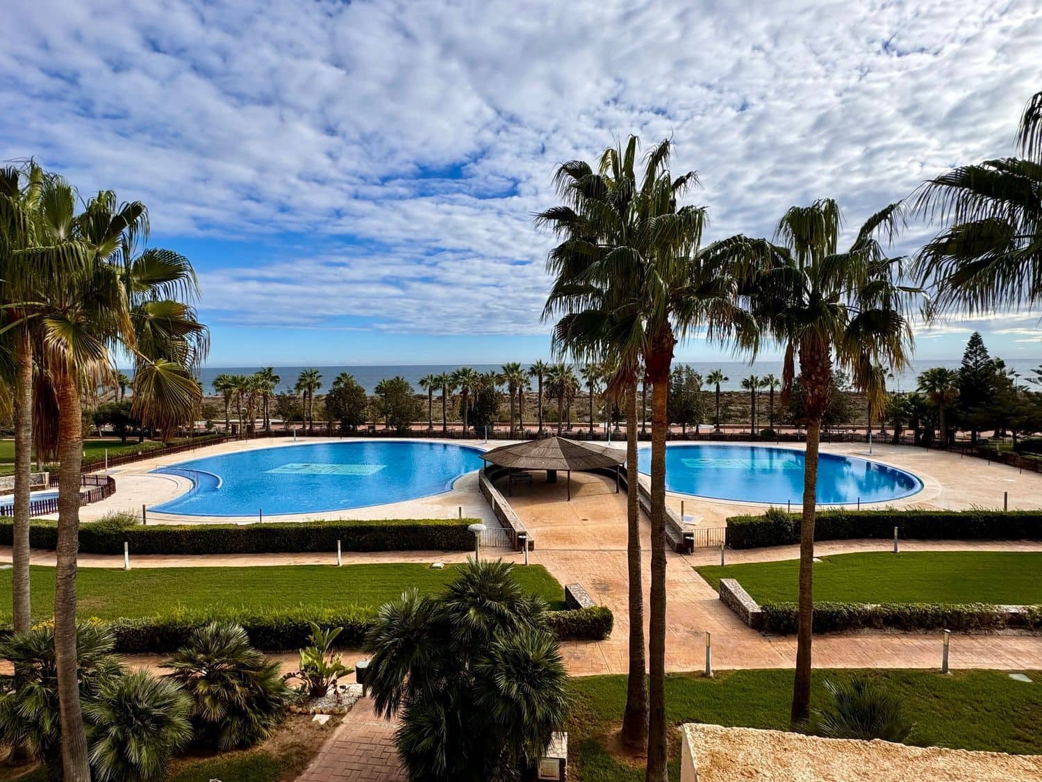 3 sypialnia Mieszkanie na sprzedaż w Almerimar z basenem garażem - 390 000 € (Ref: 8789963)