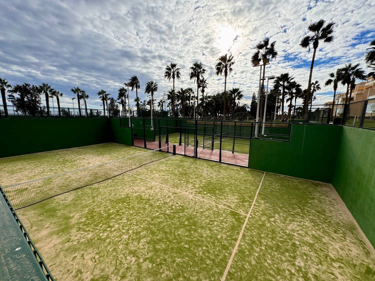 3 sypialnia Mieszkanie na sprzedaż w Almerimar z basenem garażem - 390 000 € (Ref: 8789963)