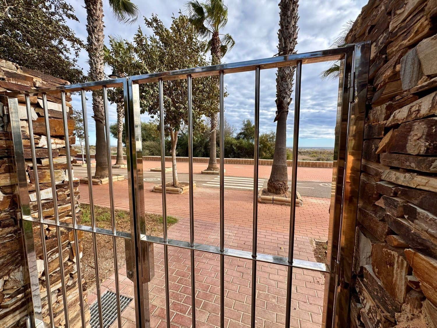 3 sypialnia Mieszkanie na sprzedaż w Almerimar z basenem garażem - 390 000 € (Ref: 8789963)