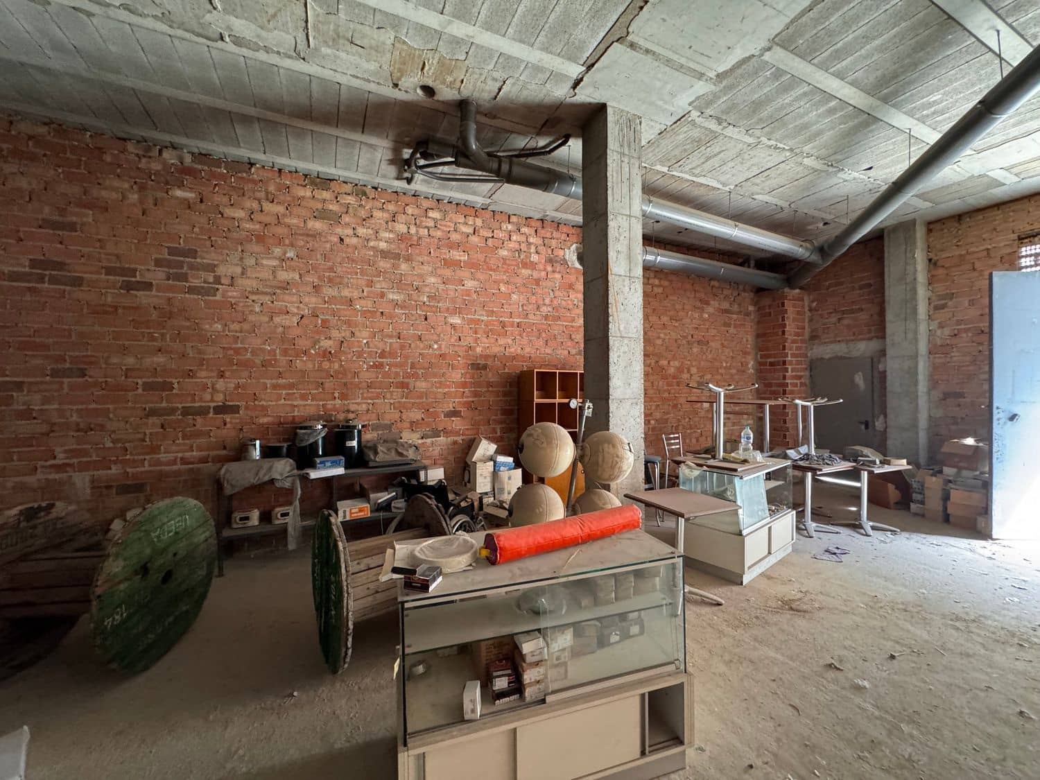 Commercial for sale in Ubeda - € 180,000 (Ref: 8789972)