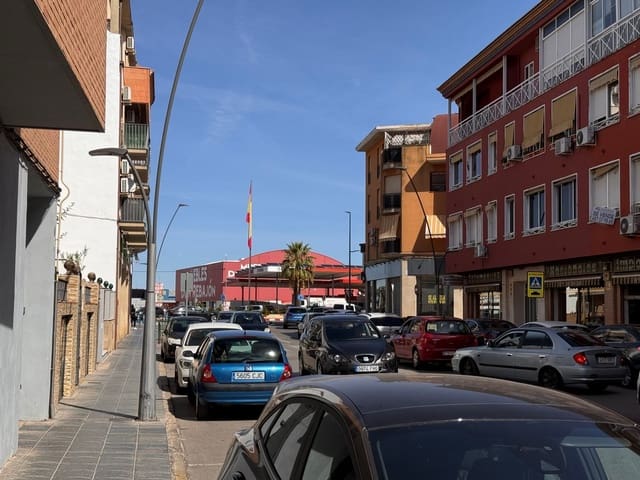 Commercial for sale in Ubeda - € 180,000 (Ref: 8789972)