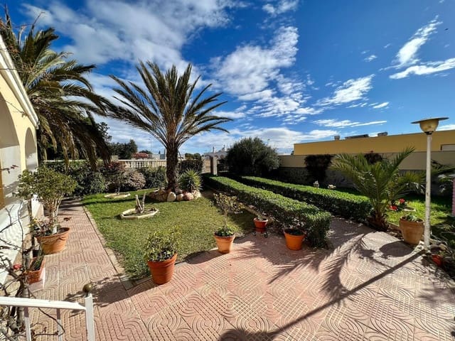 4 Zimmer Villa zu verkaufen in Retamar, Almería Stadt mit Pool - 749.000 € (Ref: 8789989)
