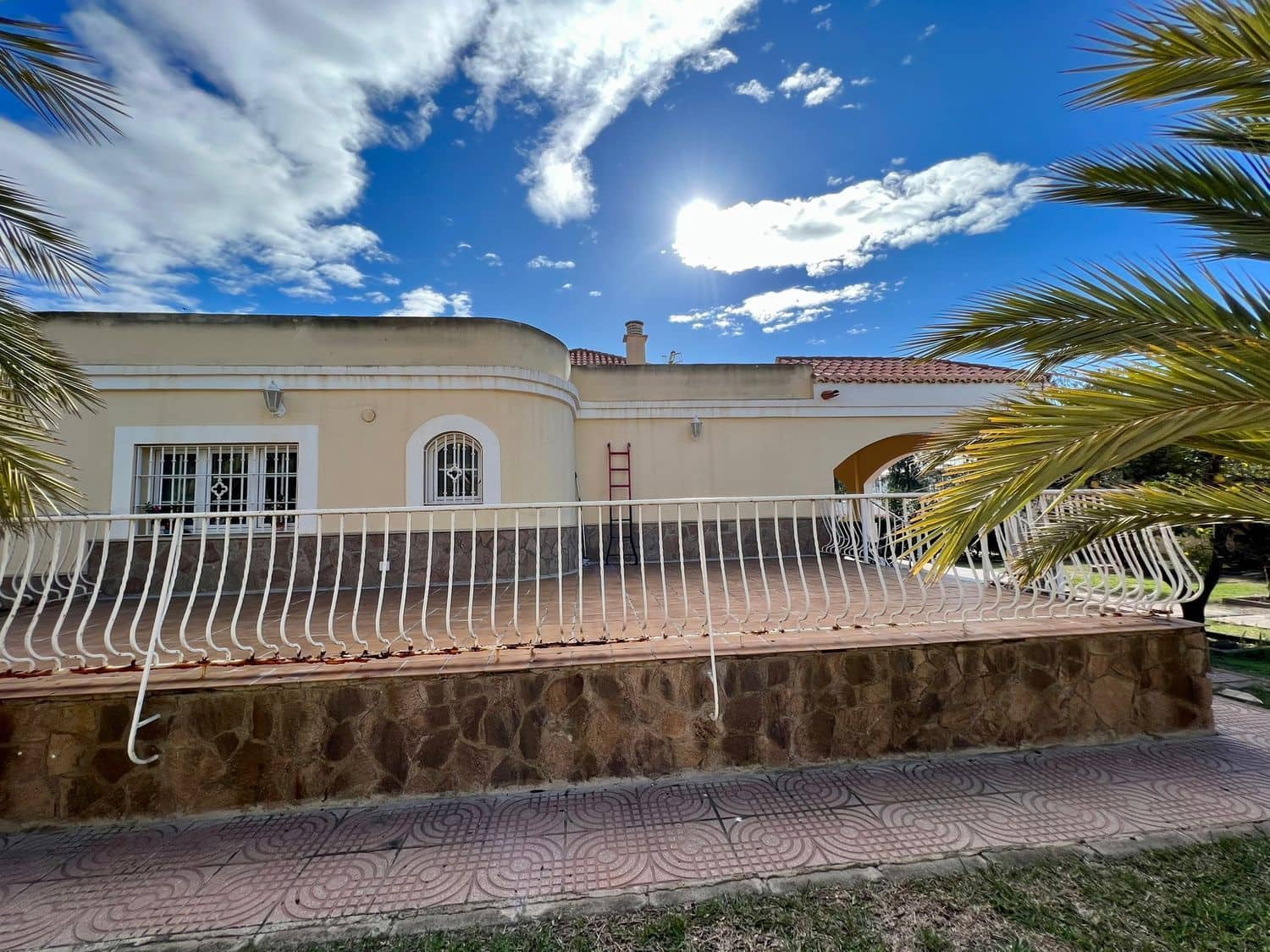 4 bedroom Villa for sale in Retamar with pool - € 749,000 (Ref: 8789989)