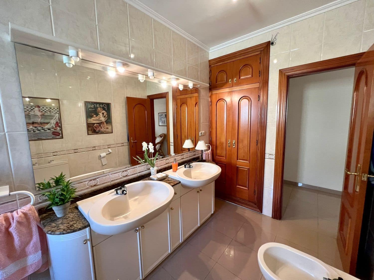 4 bedroom Villa for sale in Retamar with pool - € 749,000 (Ref: 8789989)