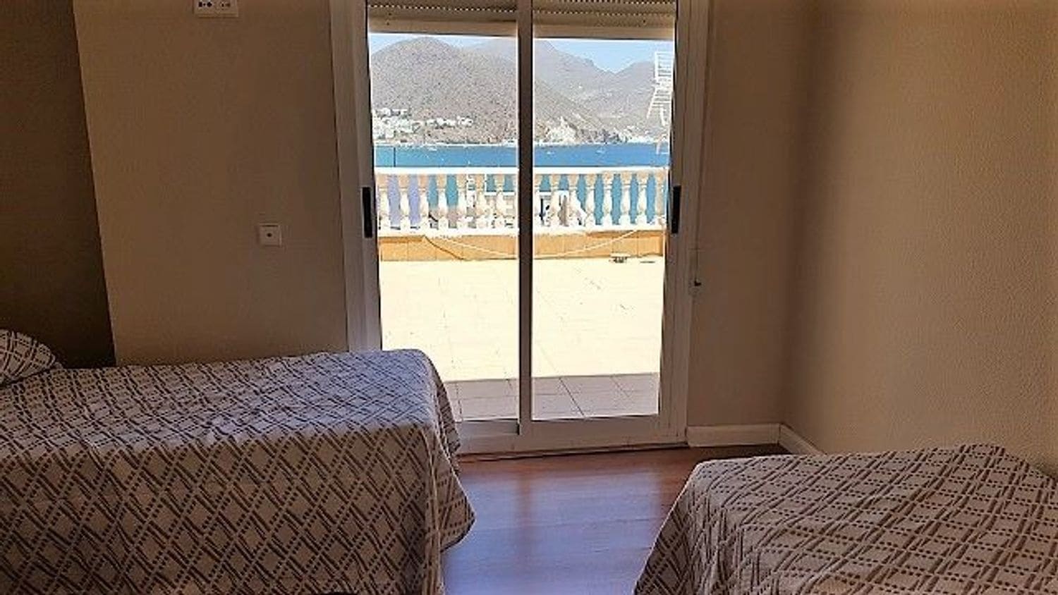 7 soverom Villa til salgs i San Jose - € 990 000 (Ref: 8789990)