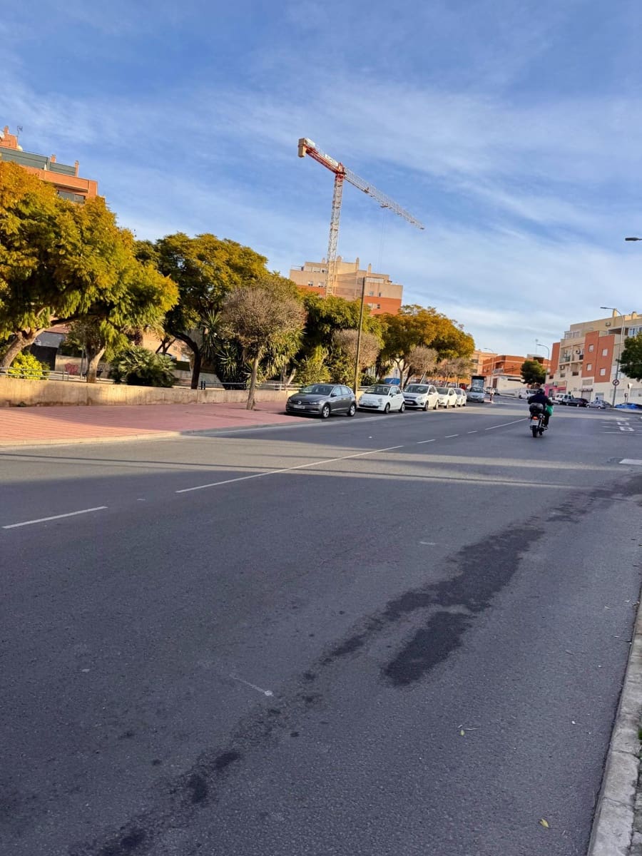 Kommersiell till salu i Almeria stad - 170 000 € (Ref: 8789995)