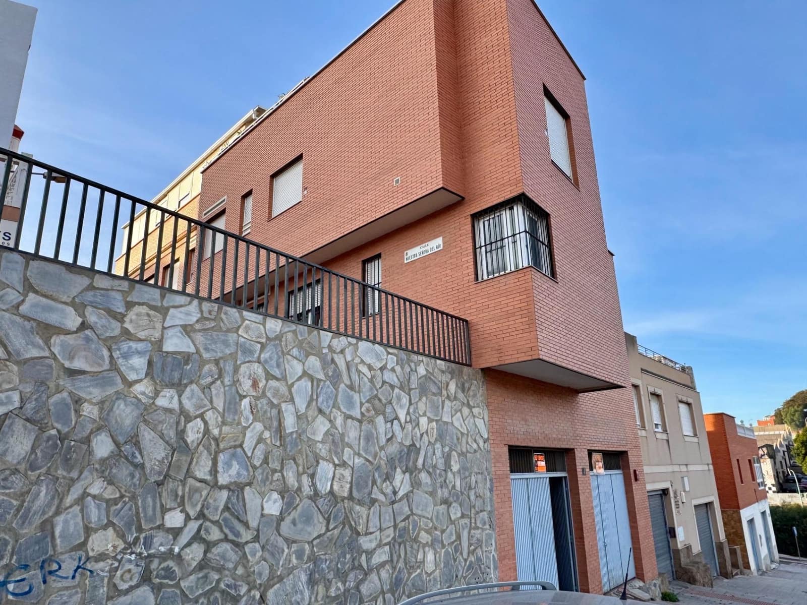 Kommersiell till salu i Almeria stad - 170 000 € (Ref: 8789995)