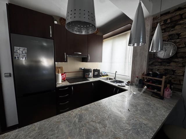 3 soveværelse Lejlighed til salg i Centro, Almería by - € 270.000 (Ref: 9343417)