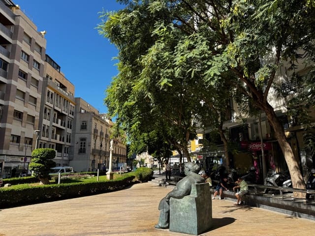 3 soveværelse Lejlighed til salg i Centro, Almería by - € 270.000 (Ref: 9343417)