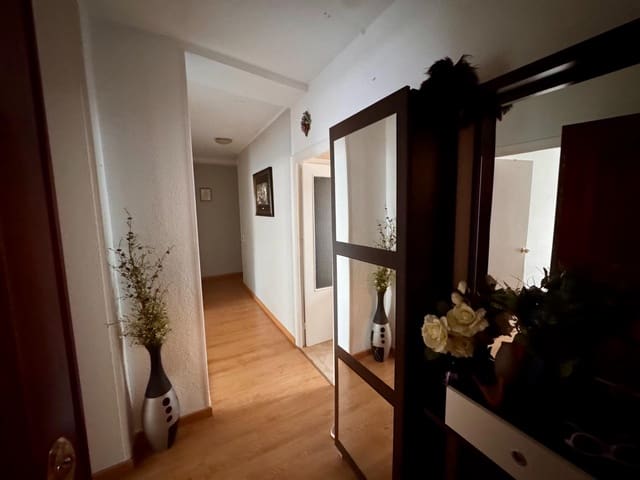 4 chambre Appartement à vendre à Centro, Almería ville - 235 000 € (Ref: 9343418)