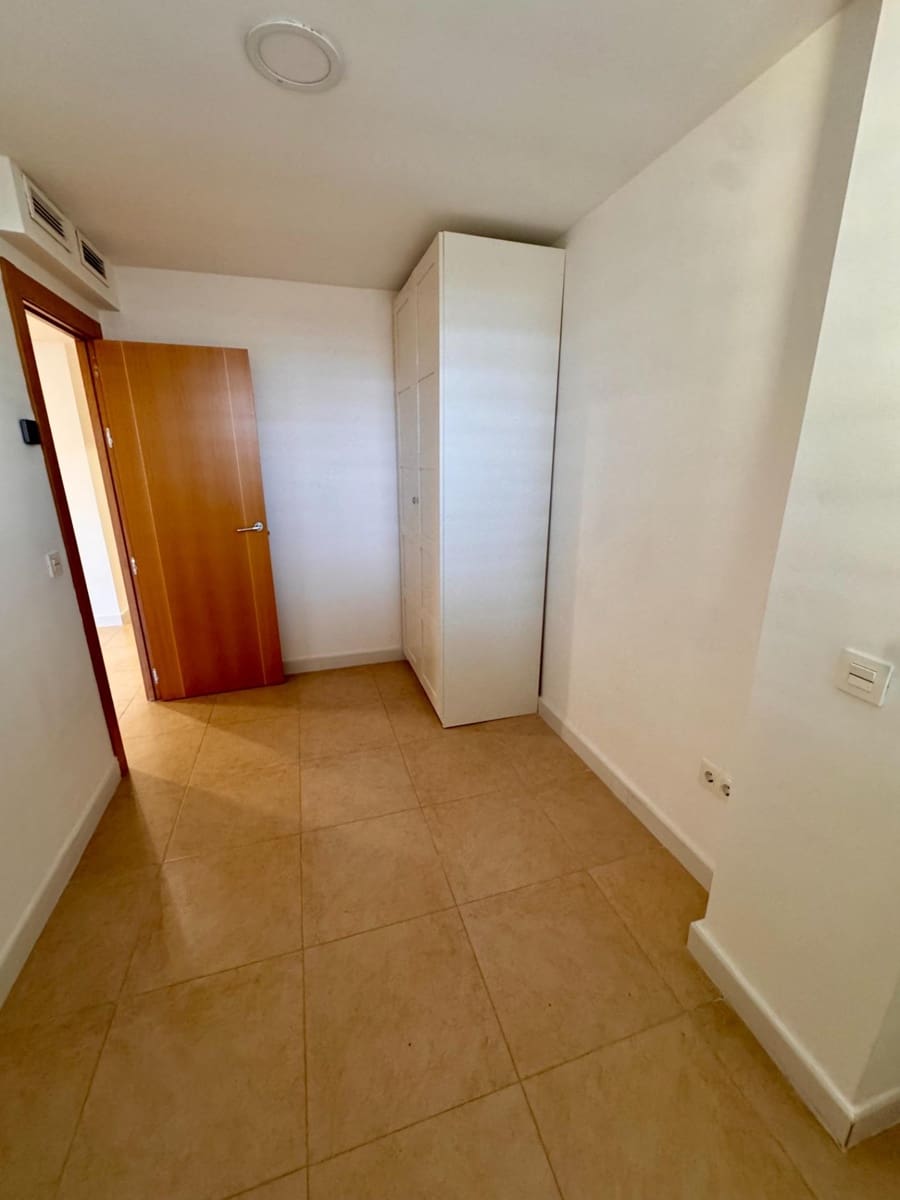 3 makuuhuone Asunto myytävänä paikassa Almeria kaupunki mukana uima-altaan 
autotalli - 320 000 € (Ref: 9343422)