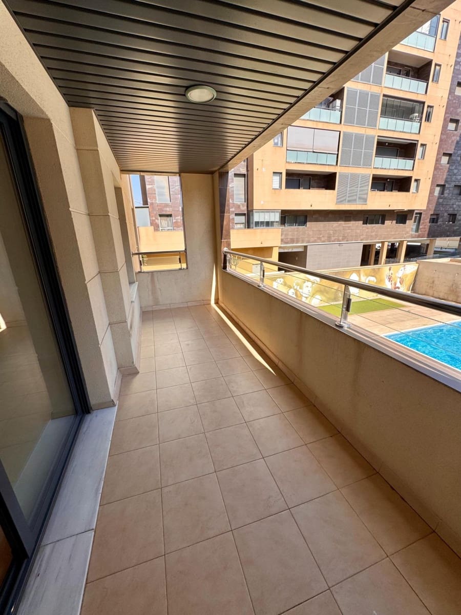 3 makuuhuone Asunto myytävänä paikassa Almeria kaupunki mukana uima-altaan 
autotalli - 320 000 € (Ref: 9343422)