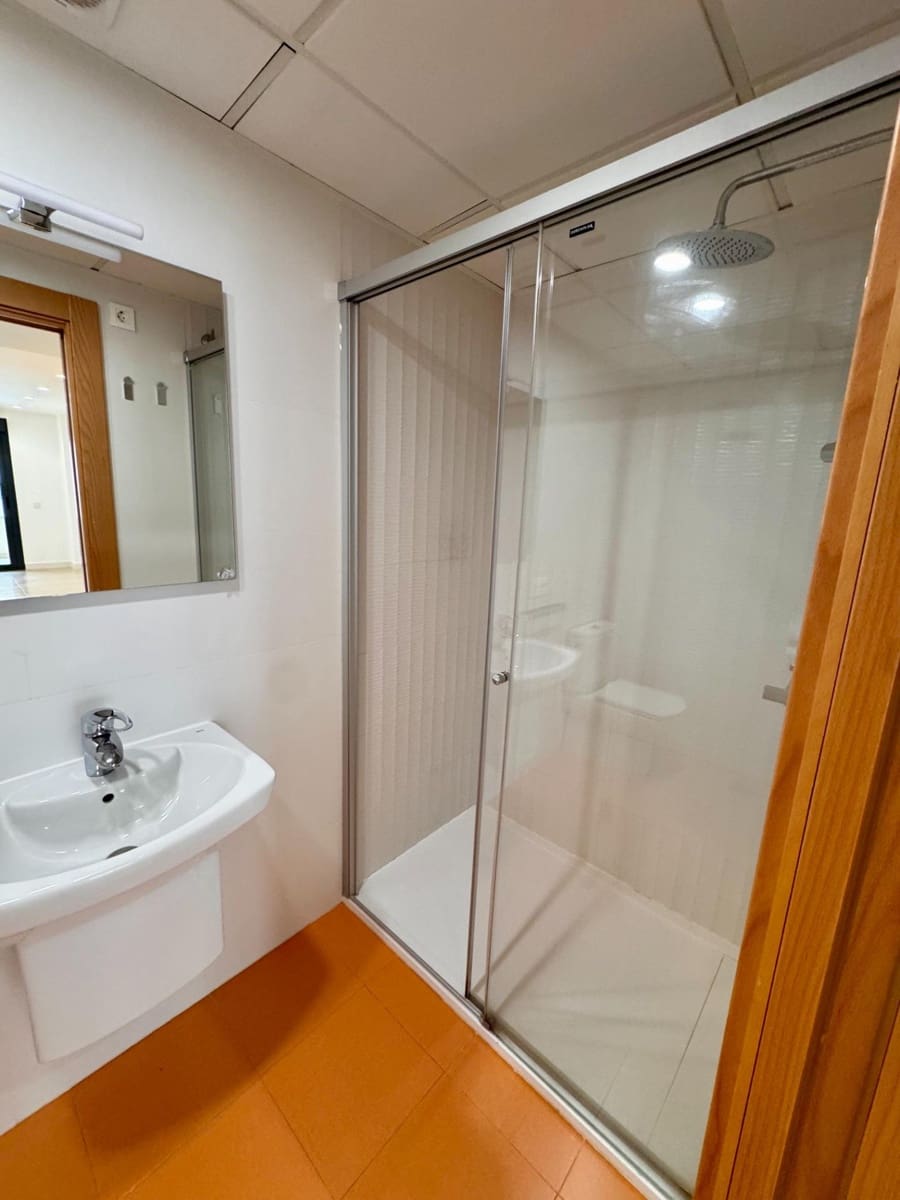 3 makuuhuone Asunto myytävänä paikassa Almeria kaupunki mukana uima-altaan 
autotalli - 320 000 € (Ref: 9343422)