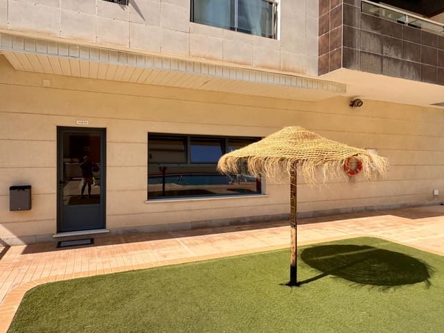 3 makuuhuone Asunto myytävänä paikassa Almería kaupunki mukana uima-altaan 
autotalli - 320 000 € (Ref: 9343422)