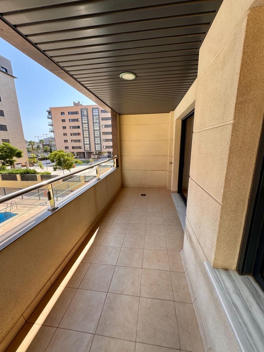 3 makuuhuone Asunto myytävänä paikassa Almeria kaupunki mukana uima-altaan 
autotalli - 320 000 € (Ref: 9343422)