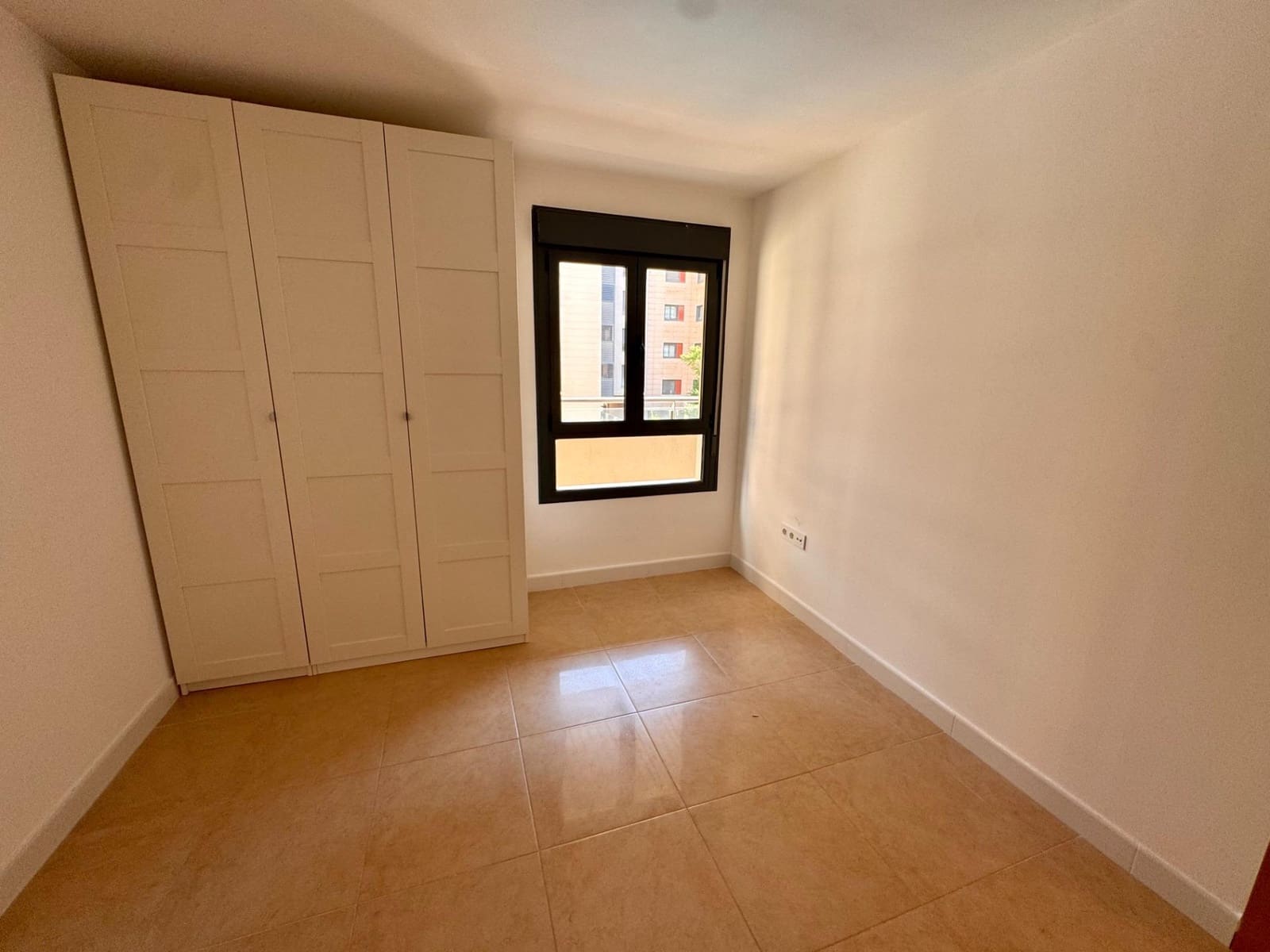 3 makuuhuone Asunto myytävänä paikassa Almeria kaupunki mukana uima-altaan 
autotalli - 320 000 € (Ref: 9343422)