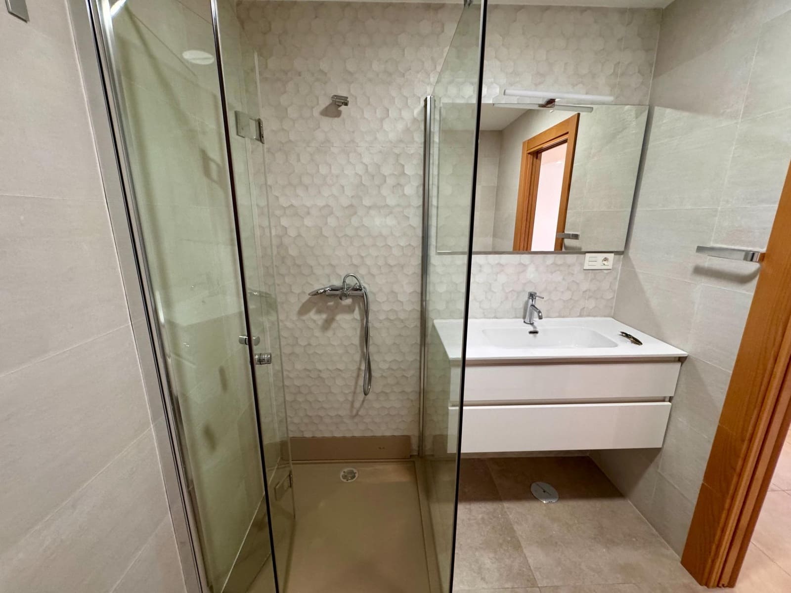 3 makuuhuone Asunto myytävänä paikassa Almeria kaupunki mukana uima-altaan 
autotalli - 320 000 € (Ref: 9343422)