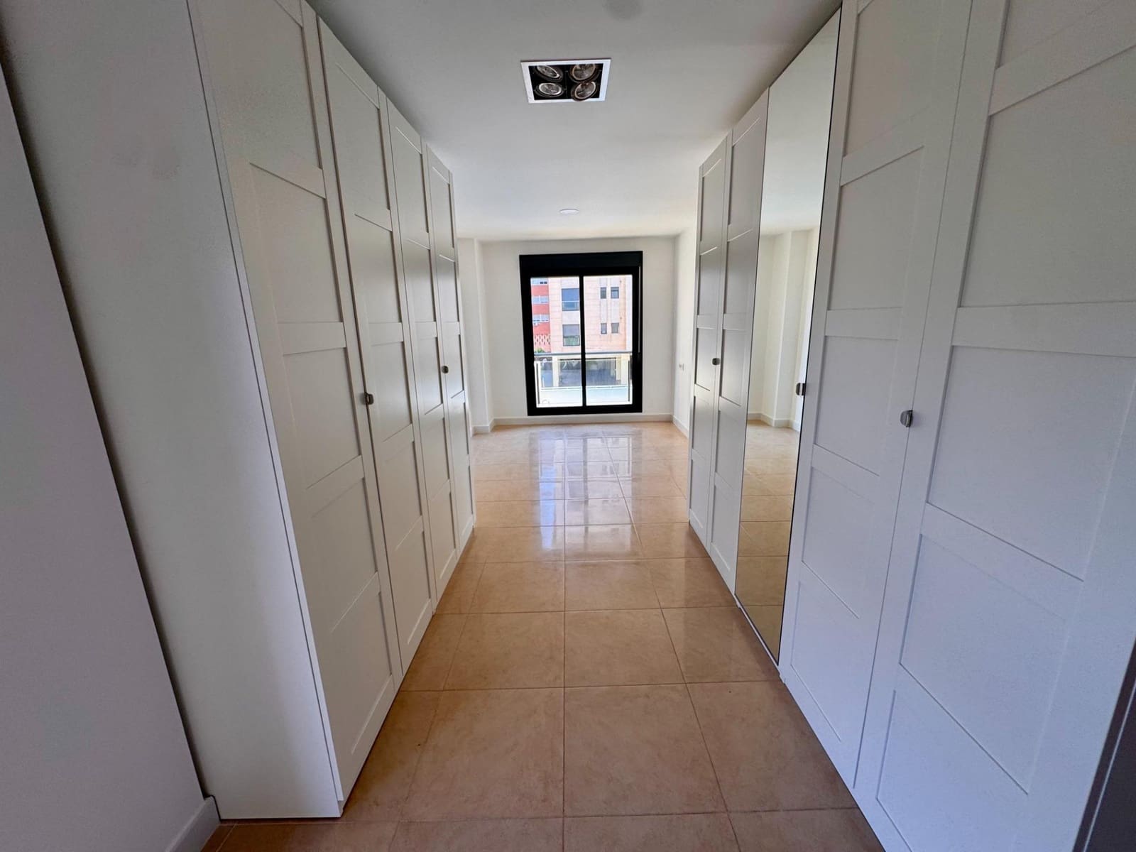 3 makuuhuone Asunto myytävänä paikassa Almeria kaupunki mukana uima-altaan 
autotalli - 320 000 € (Ref: 9343422)