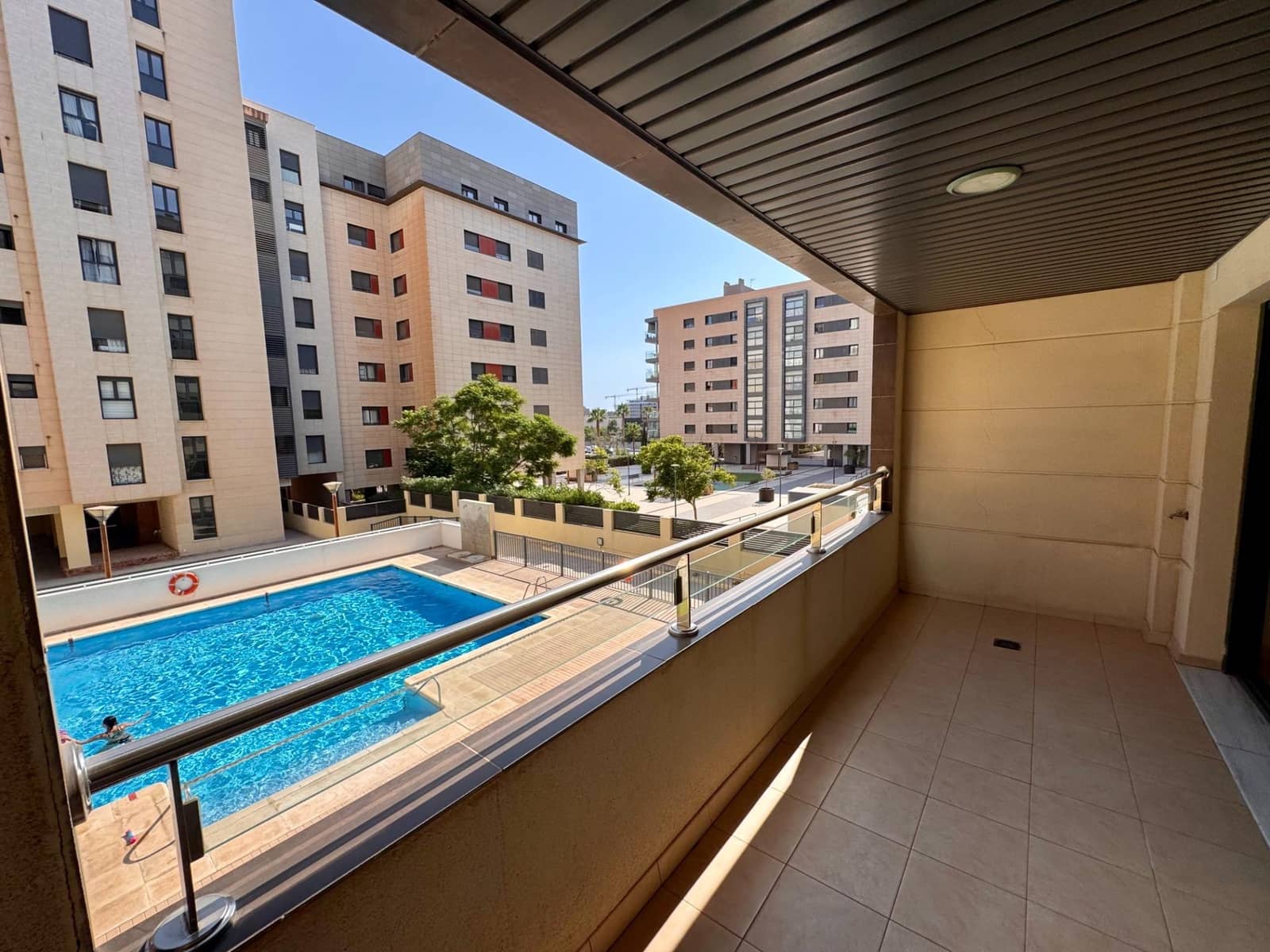 3 makuuhuone Asunto myytävänä paikassa Almeria kaupunki mukana uima-altaan 
autotalli - 320 000 € (Ref: 9343422)