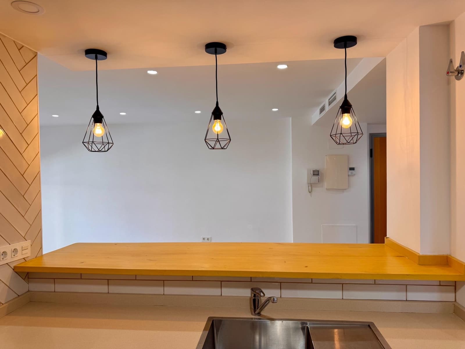 3 makuuhuone Asunto myytävänä paikassa Almeria kaupunki mukana uima-altaan 
autotalli - 320 000 € (Ref: 9343422)