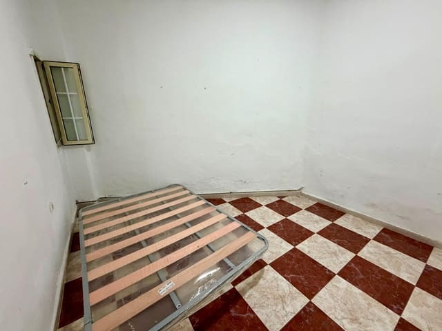 2 sovrum Lägenhet till salu i Almería stad med garage - 115 000 € (Ref: 9343423)