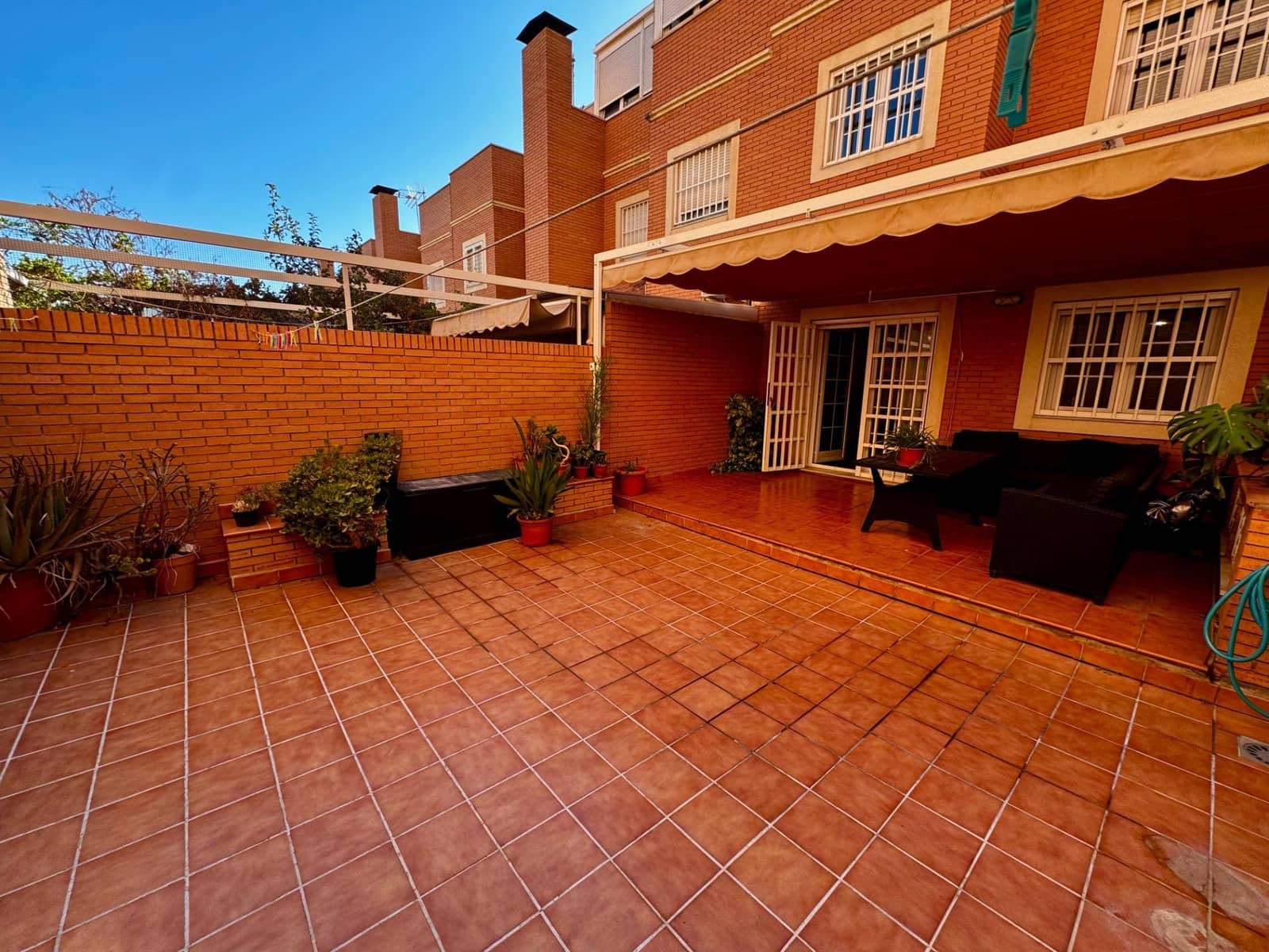 4 sypialnia Dom szeregowy na sprzedaż w Miasto Almeria z garażem - 369 900 € (Ref: 9343424)