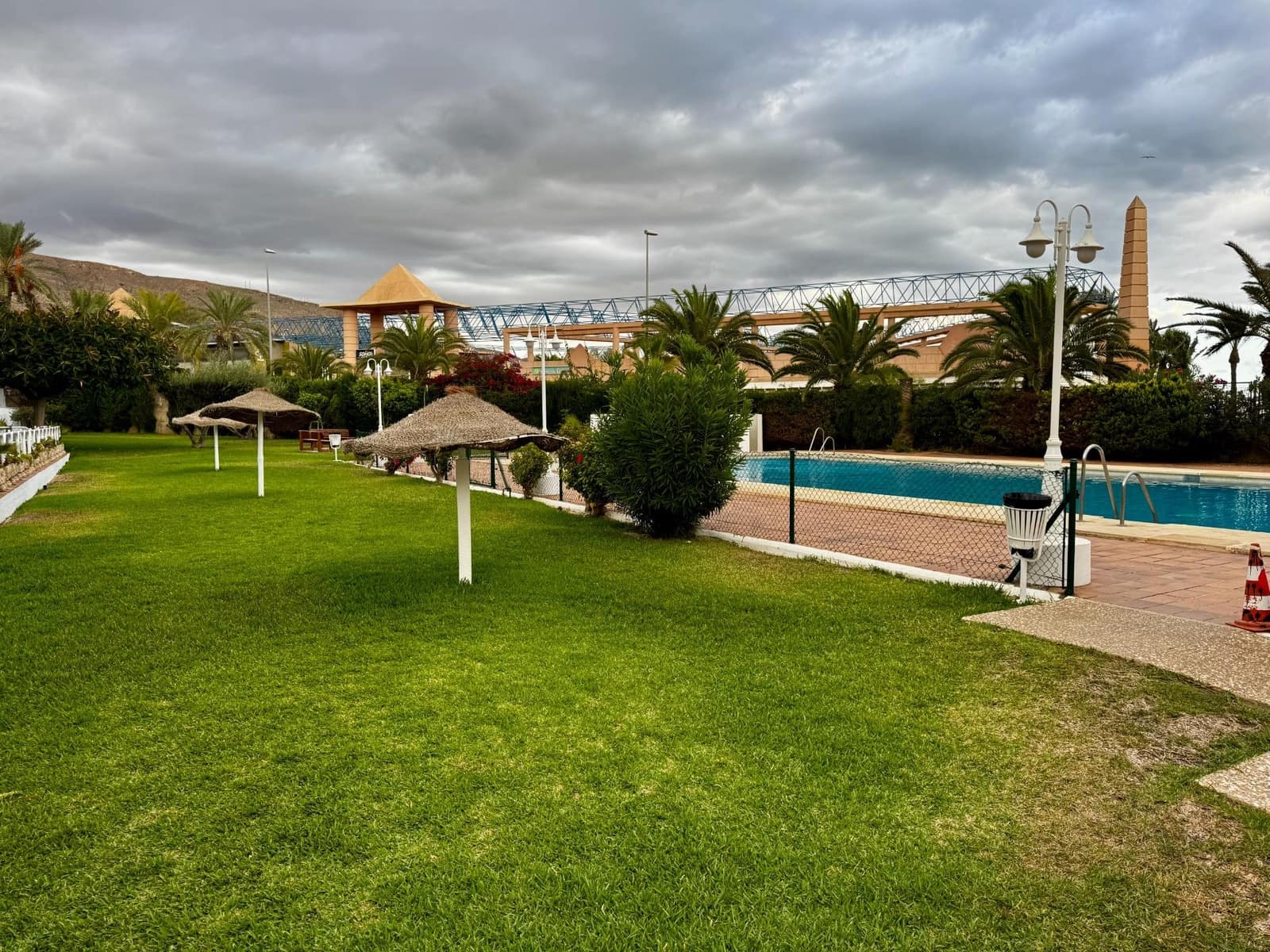 5 makuuhuone Rivitalo myytävänä paikassa Aguadulce (Almeria) mukana uima-altaan - 650 000 € (Ref: 9343425)