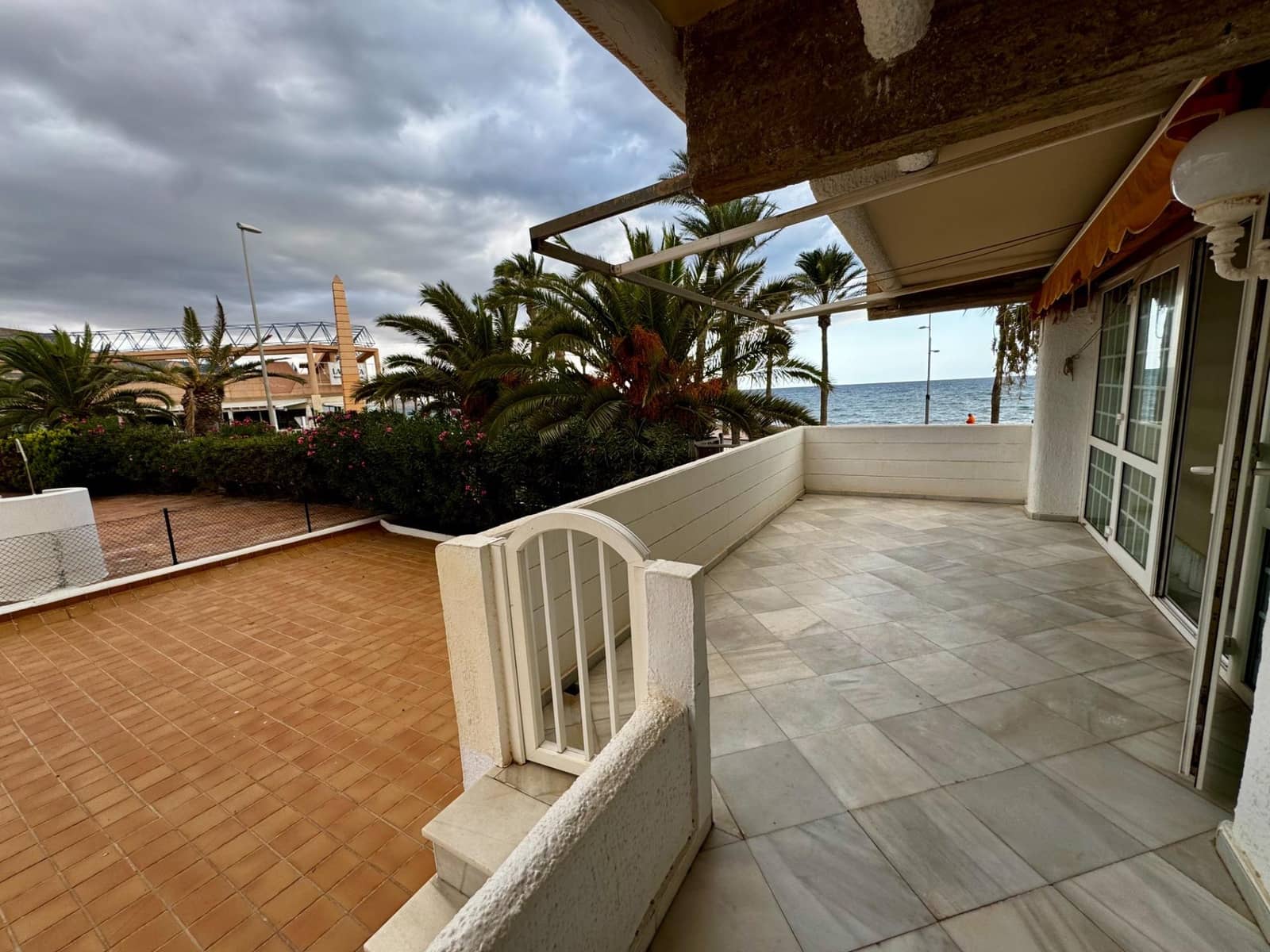 5 makuuhuone Rivitalo myytävänä paikassa Aguadulce (Almeria) mukana uima-altaan - 650 000 € (Ref: 9343425)