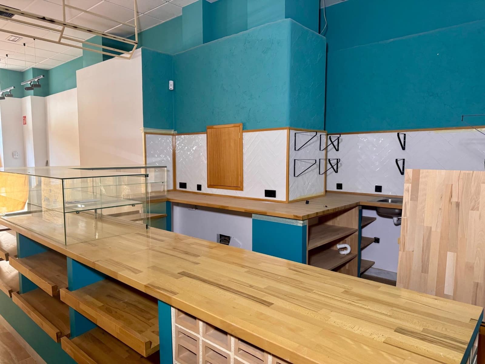 Kommersiell til salgs i Almeria by - € 249 000 (Ref: 9343428)